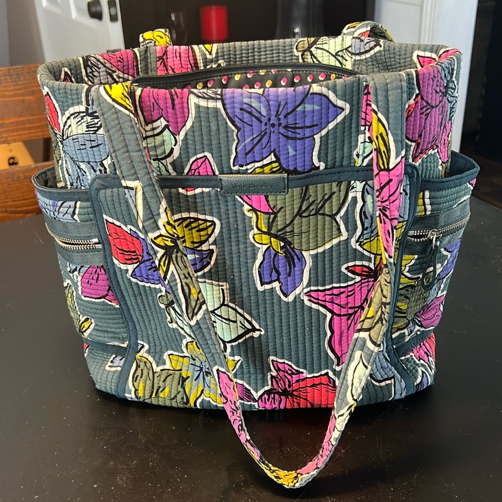 Very Bradley Falling Flowers Deluxe Tote